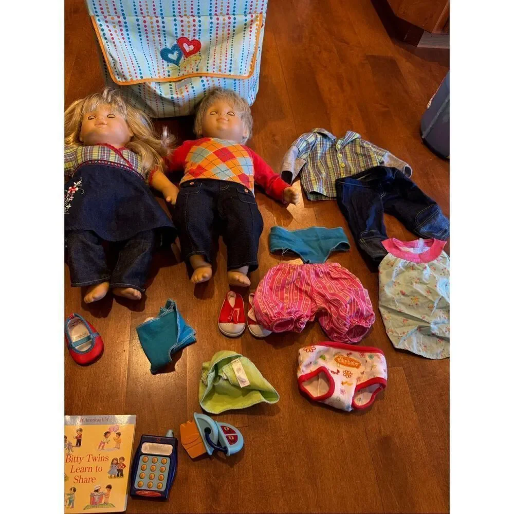 Vintage 2002 pleasant Company, American girl, doll, twin bundle with rolling cas